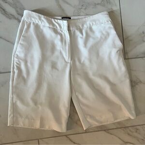 Izzy’s Women's White Shorts sz 2